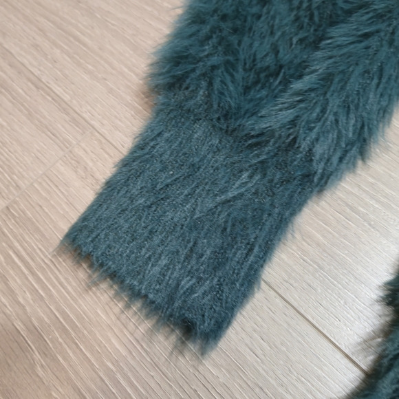 Papillon Fuzzy Cardigan Size M - Picture 4 of 10